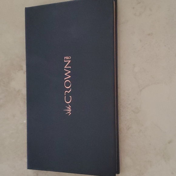 Eyeshadow Palette - Picture 2 of 2